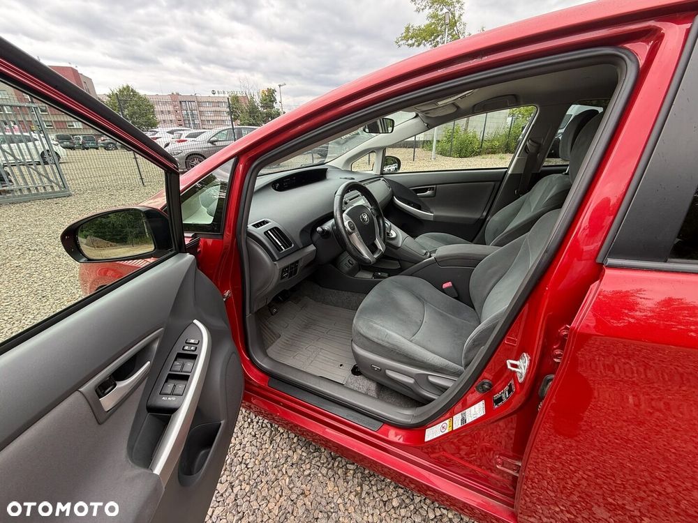 Toyota Prius 1.8 HSD Sol - 7