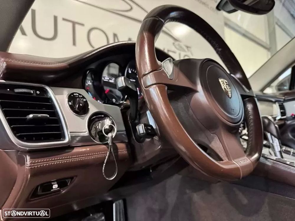 Porsche Panamera - 24