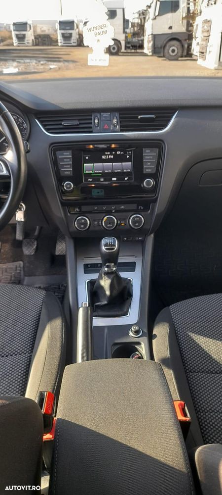 Skoda Octavia 1.6 TDI GREENLINE - 8