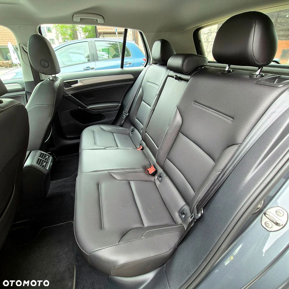 Volkswagen Golf - 9