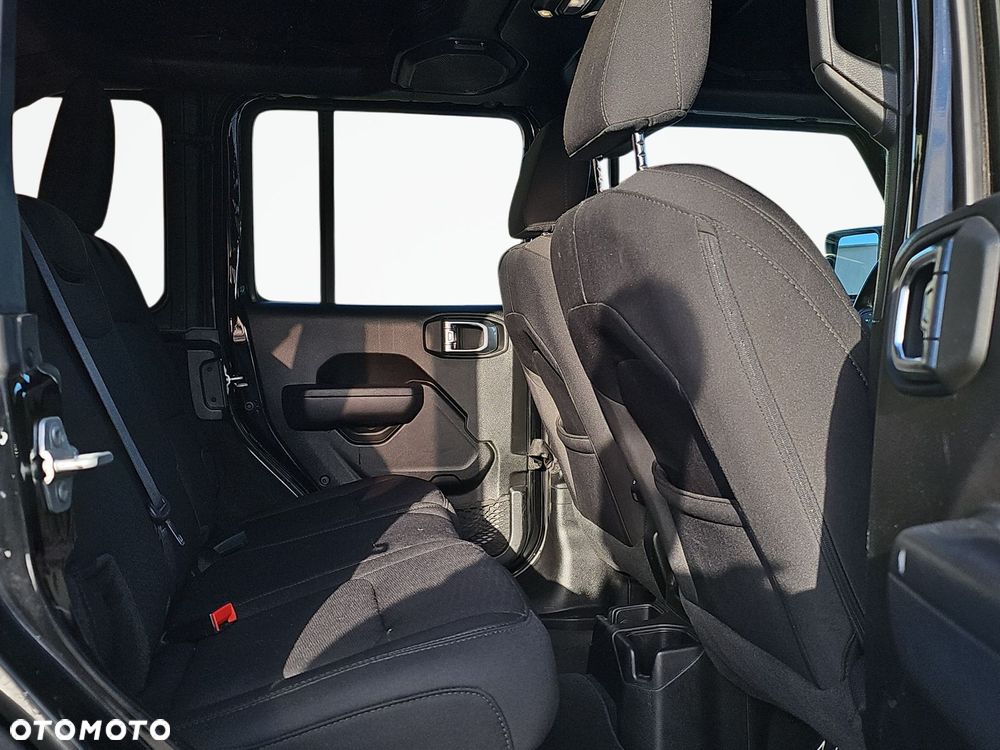 Jeep Wrangler Unlimited GME 2.0 Turbo Sport - 22