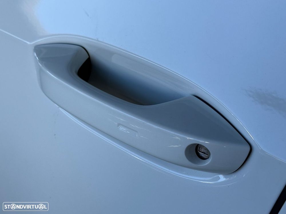 VW Golf 2.0 TSI GTI Clubsport 45 Years DSG - 28