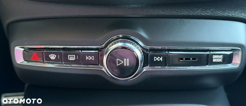 Volvo XC 40 T5 Plug-In Hybrid R-Design - 29