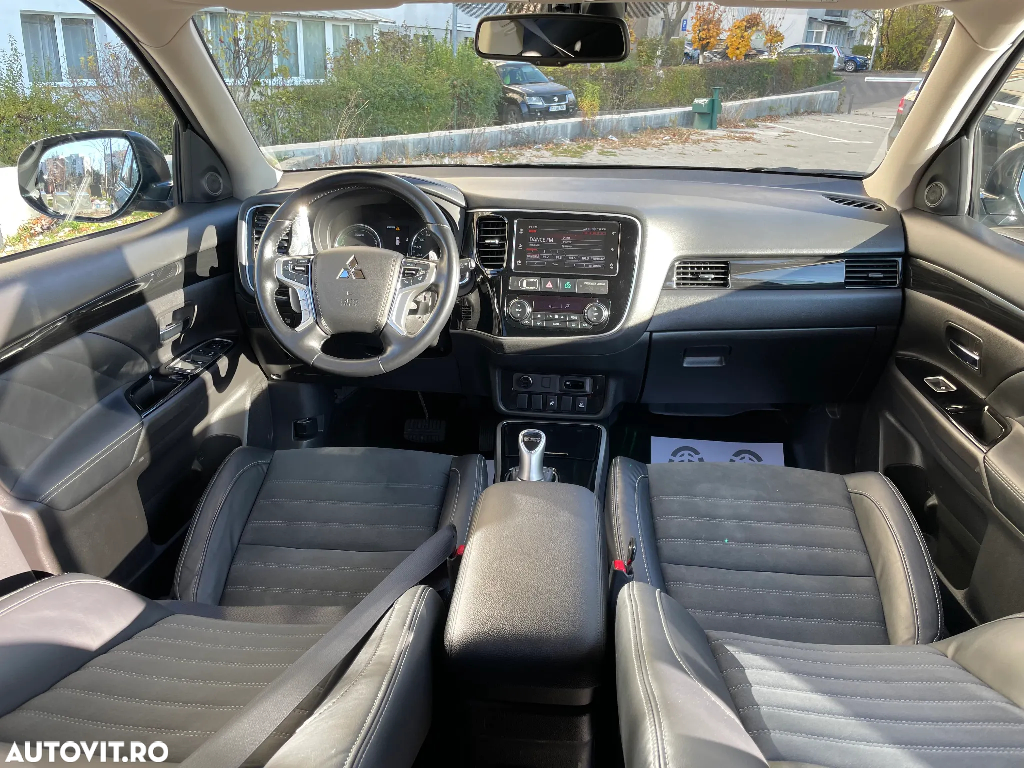 Mitsubishi Outlander - 16