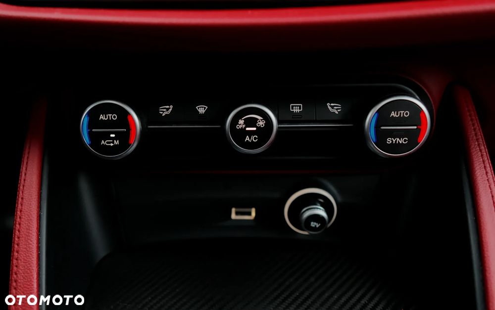 Alfa Romeo Stelvio - 28