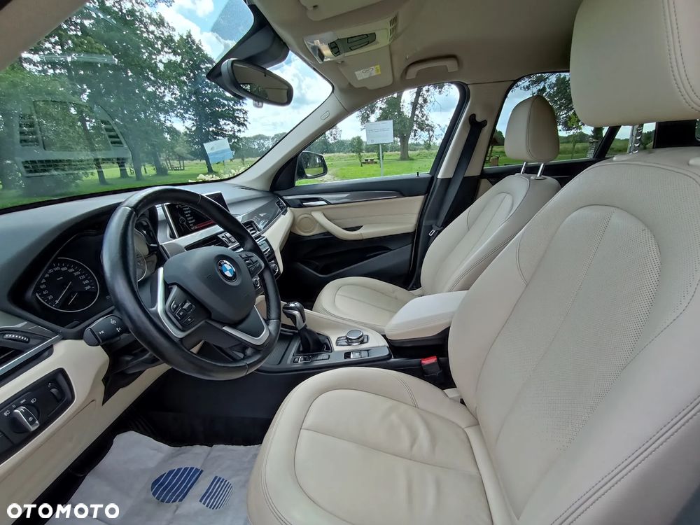 BMW X1 sDrive18d xLine - 19