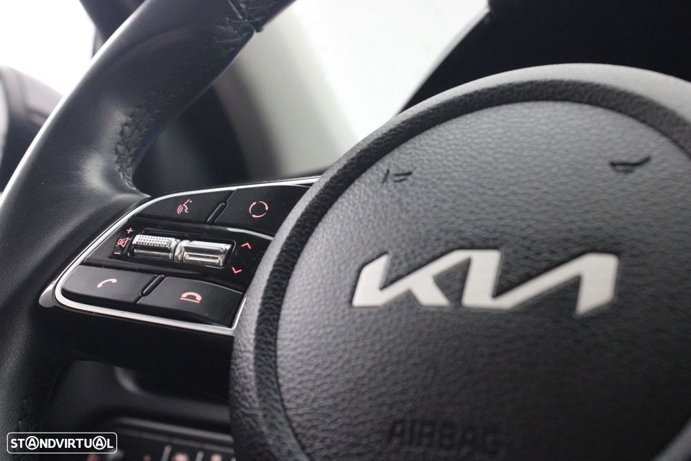 Kia XCeed 1.6 GDi PHEV Drive — fotografia 10