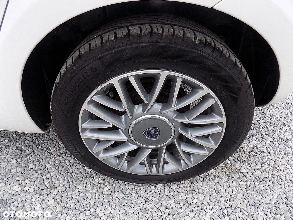 Lancia Ypsilon 0.9 Black&Red S&S - 19