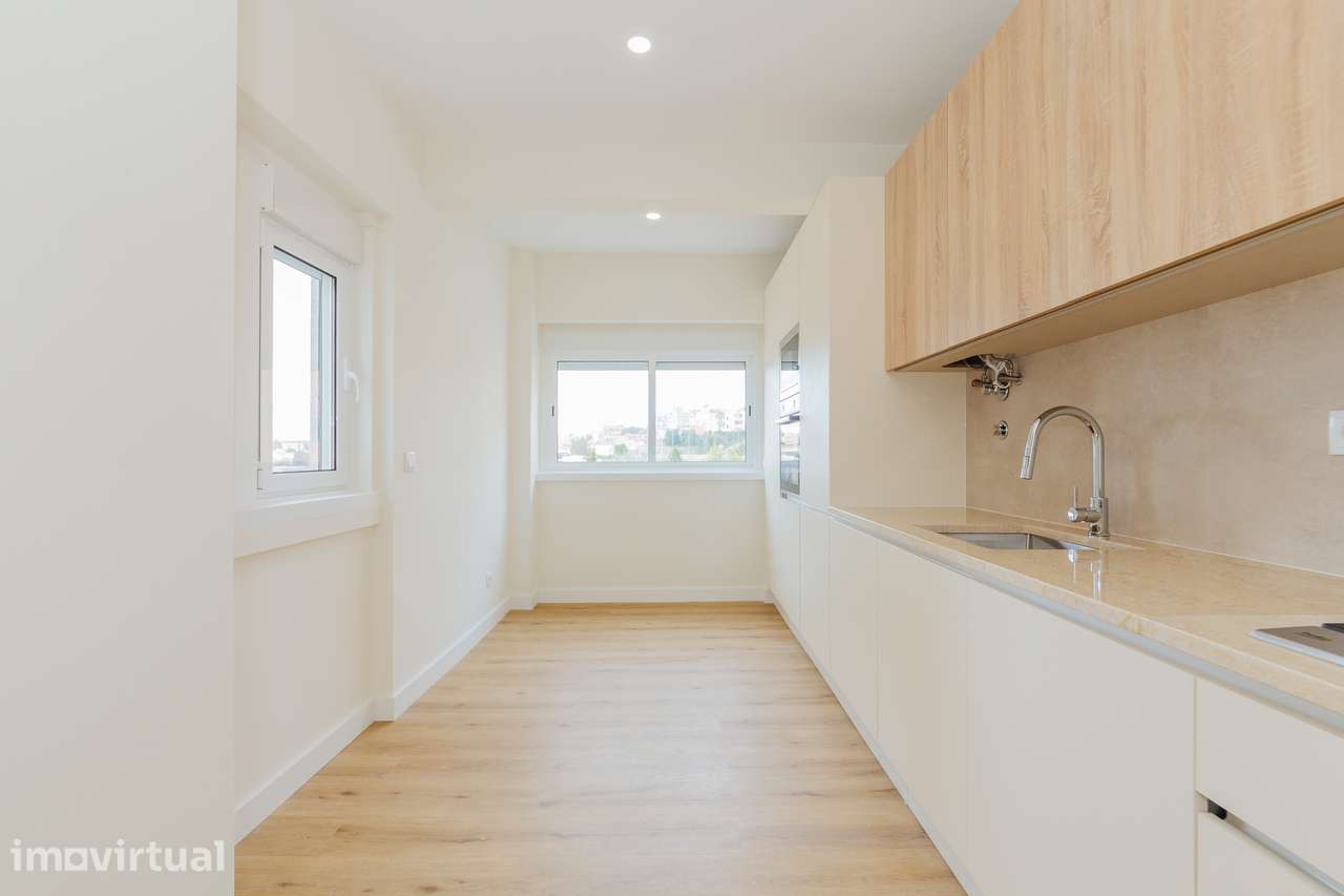 T2 Duplex  remodelado com 2 casa de banho - Grande imagem: 5/35