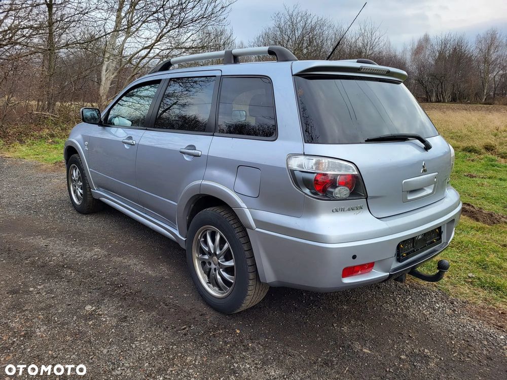 Mitsubishi Outlander 2.0 Turbo - 16