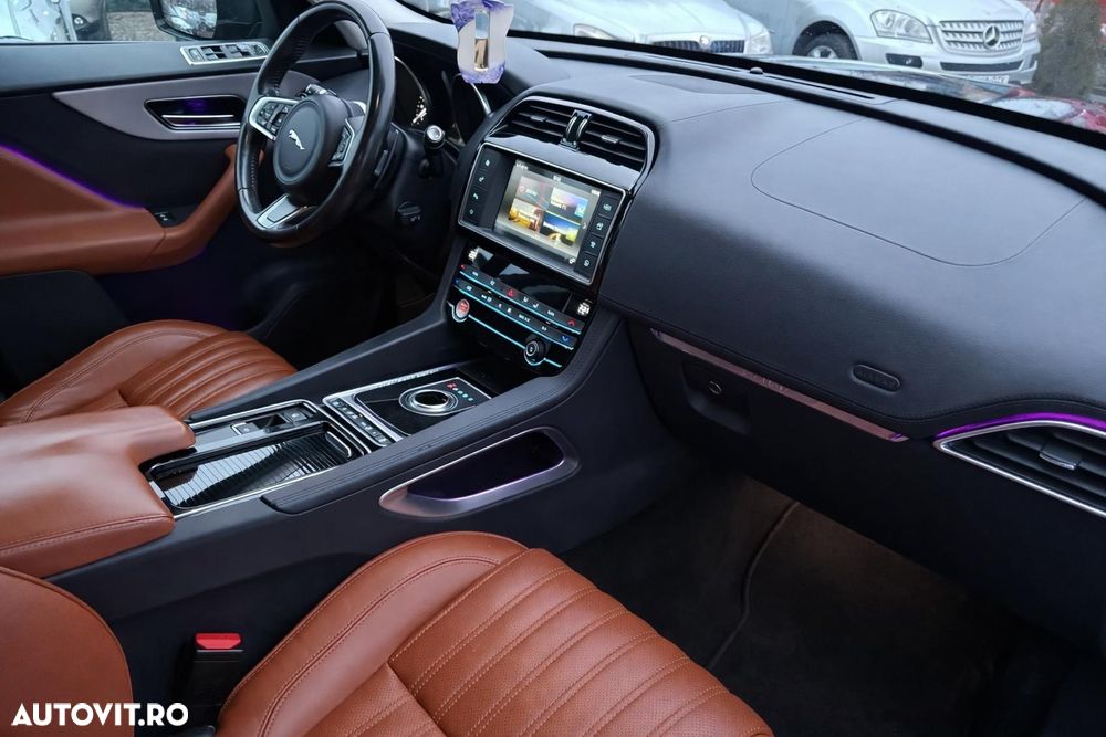Jaguar F-Pace 20d AWD R-Sport - 5