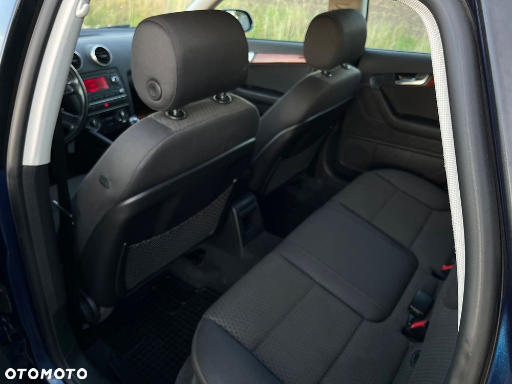 Audi A3 Sportback 2.0 TDI DPF Ambiente - 17