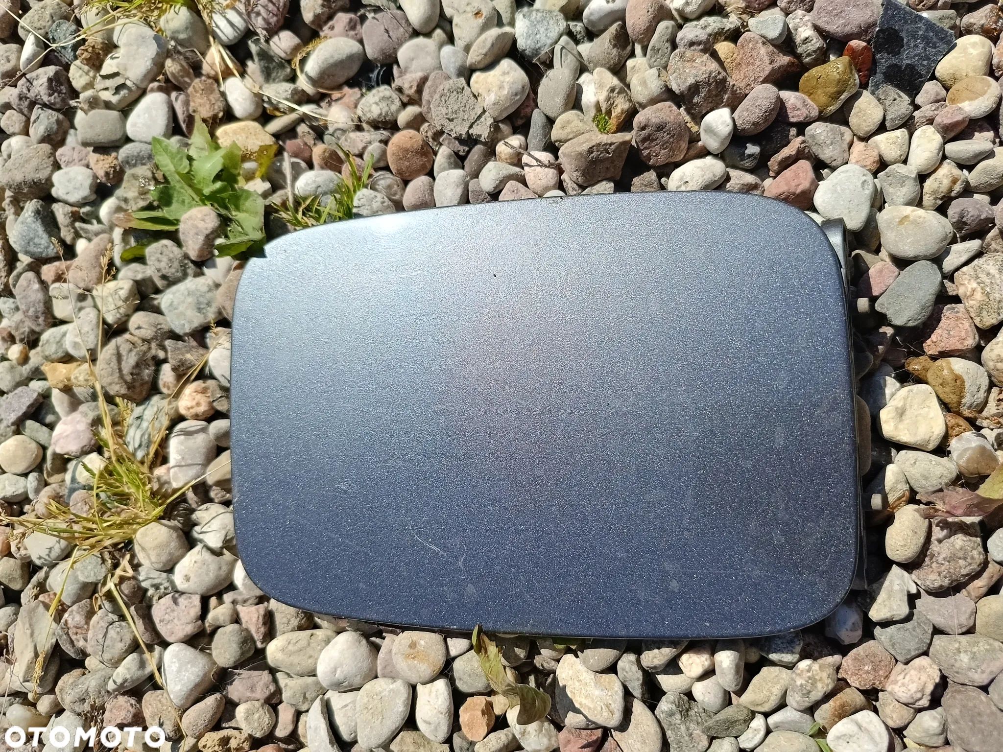 VOLVO V40 II 05R  KLAPKA WLEWU PALIWA SZARA - 1