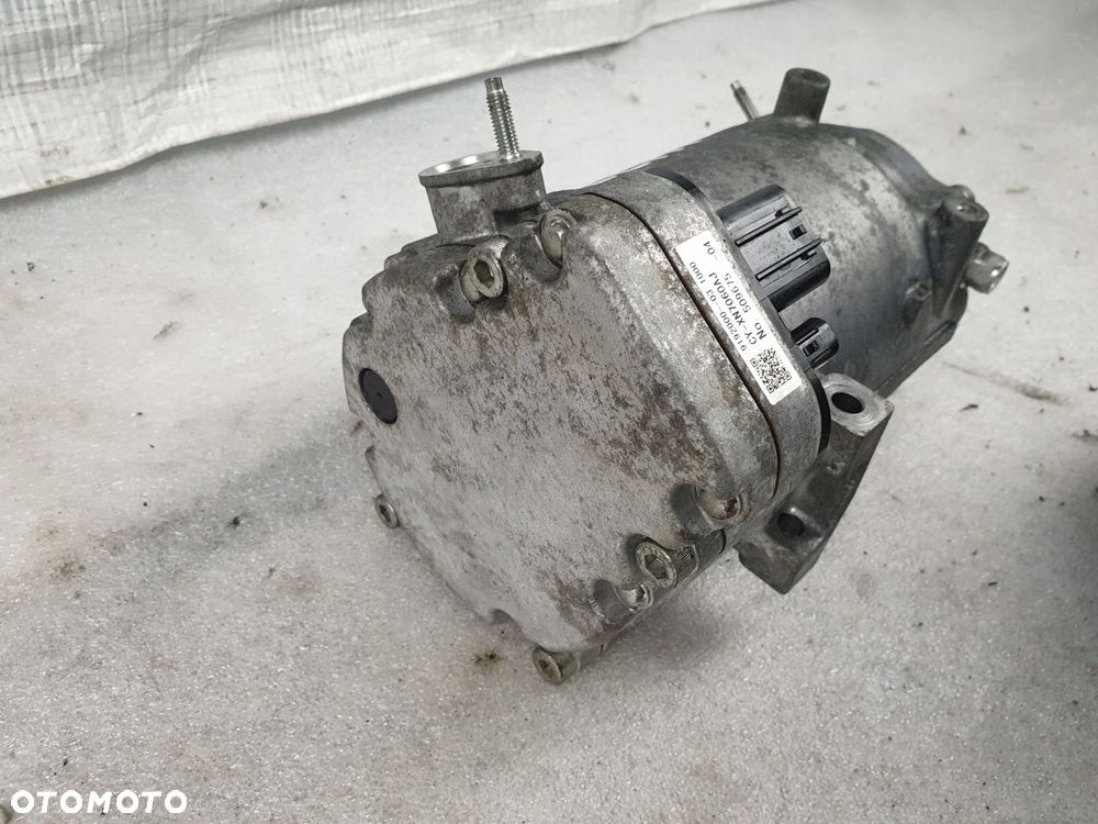 SPRĘŻARKA KLIMATYZACJI NISSAN LEAF I - 4