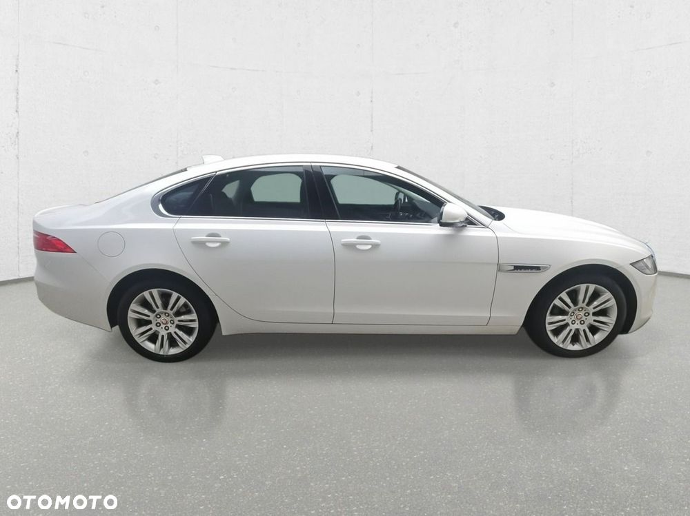 Jaguar XF - 7