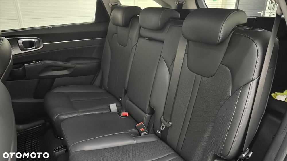 Kia Sorento 1.6 T-GDI HEV XL 7os - 17