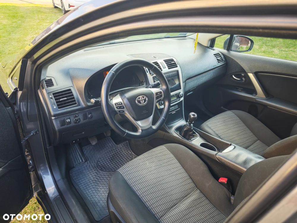 Toyota Avensis 2.0 D-4D Active - 9