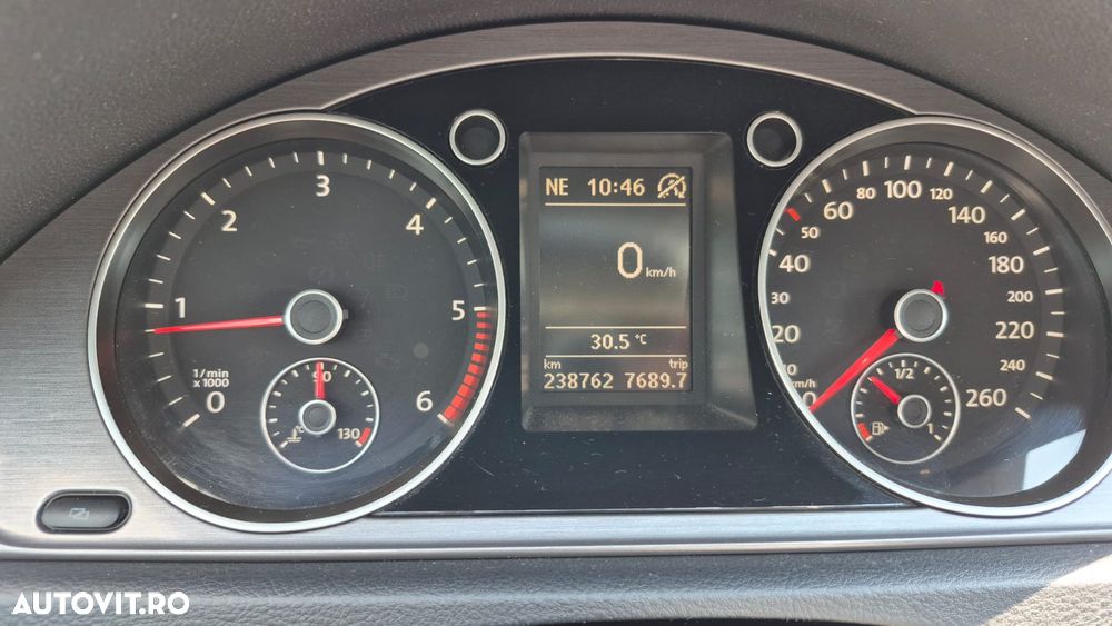 Volkswagen Passat 2.0 TDI BlueMotion Tehnology Highline - 12