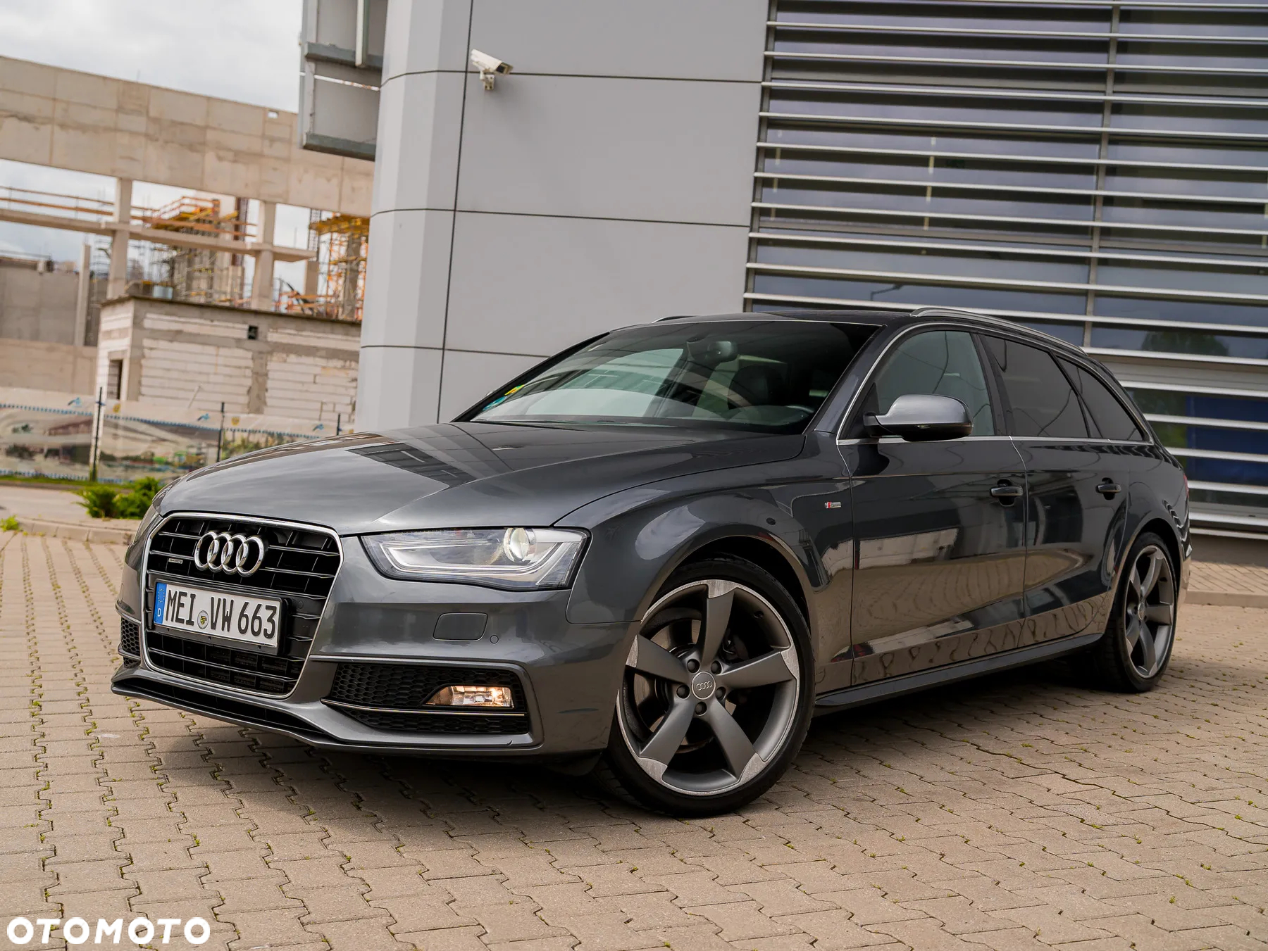 Audi A4 Avant 2.0 TDI DPF quattro S tronic S line Sportpaket - 14