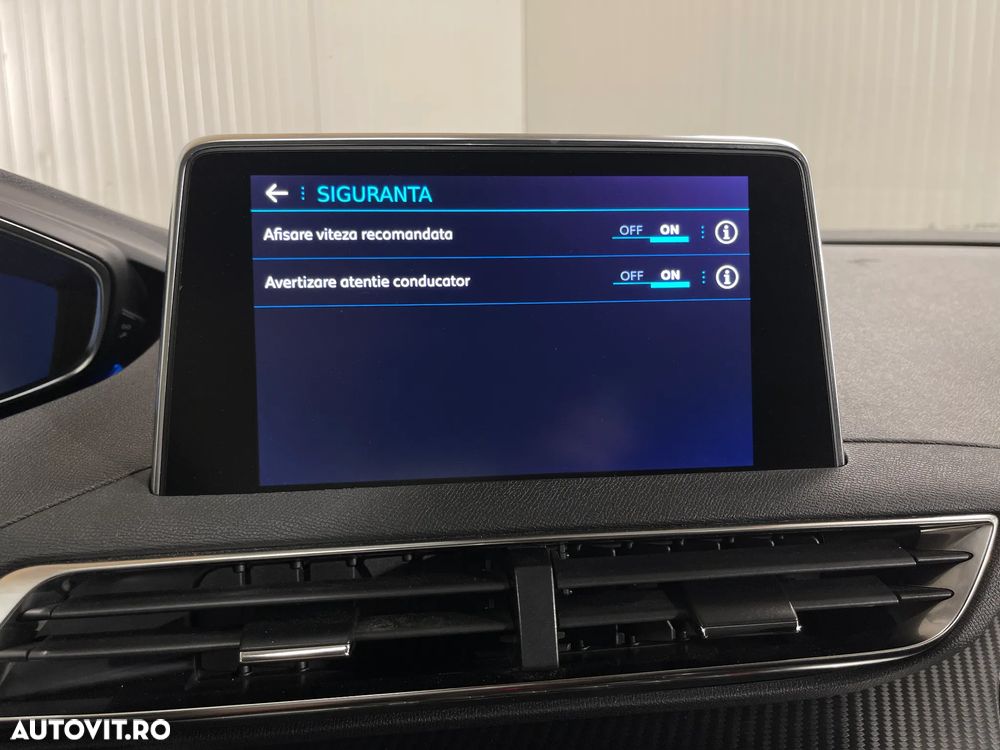 Peugeot 3008 PureTech 130 Stop & Start GPF EAT8 Active Business-Paket - 22