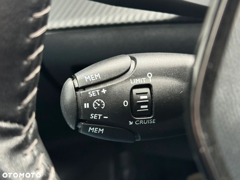 Peugeot 2008 - 21