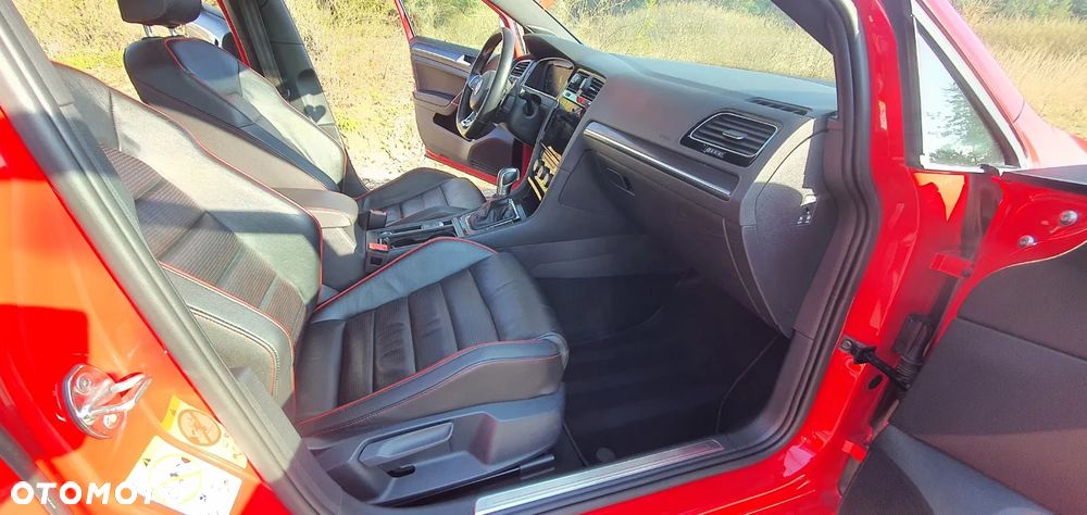 Volkswagen Golf GTI (BlueMotion Technology) DSG Performance - 21