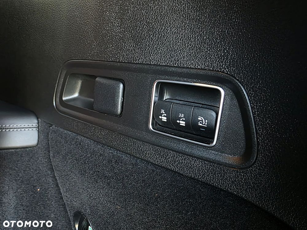 Mercedes-Benz GLS - 25