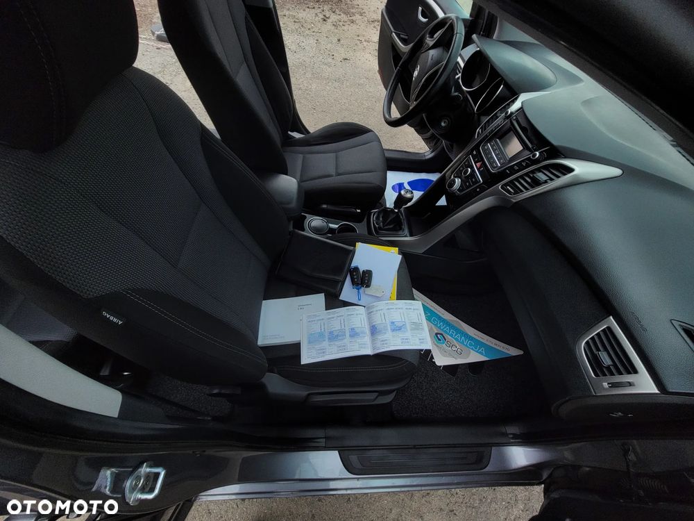 Hyundai i30 i30cw 1.6 Fifa World Cup Edition - 21