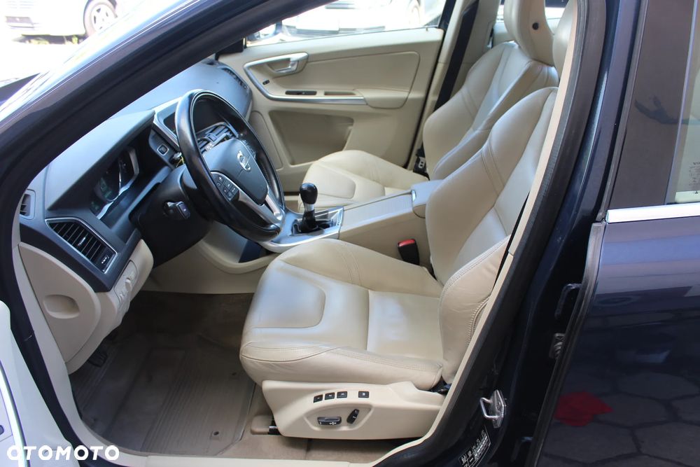 Volvo XC 60 D4 AWD R-Design Summum - 14