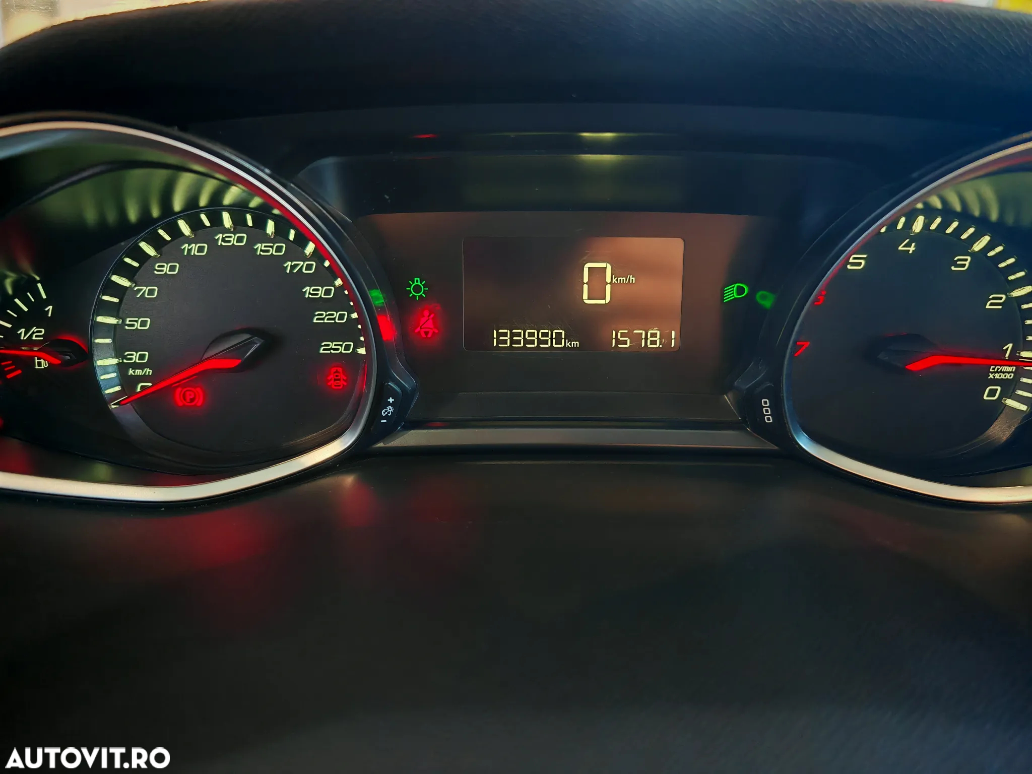 Peugeot 308 1.2 L PureTech Turbo S&S Active - 17