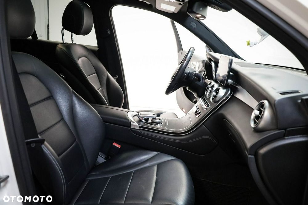 Mercedes-Benz GLC - 31