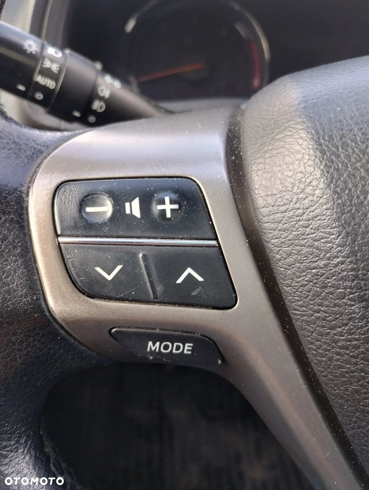 Toyota Avensis 2.0 D-4D - 29