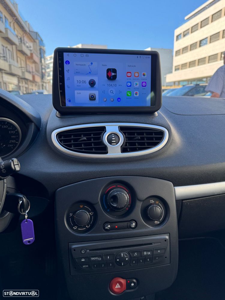 Renault Clio - 10