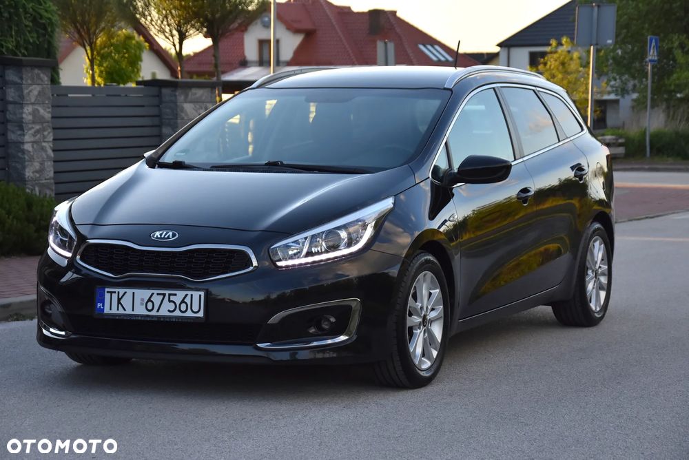 Kia Ceed 1.6 GDI ISG Dream-Team Edition - 4