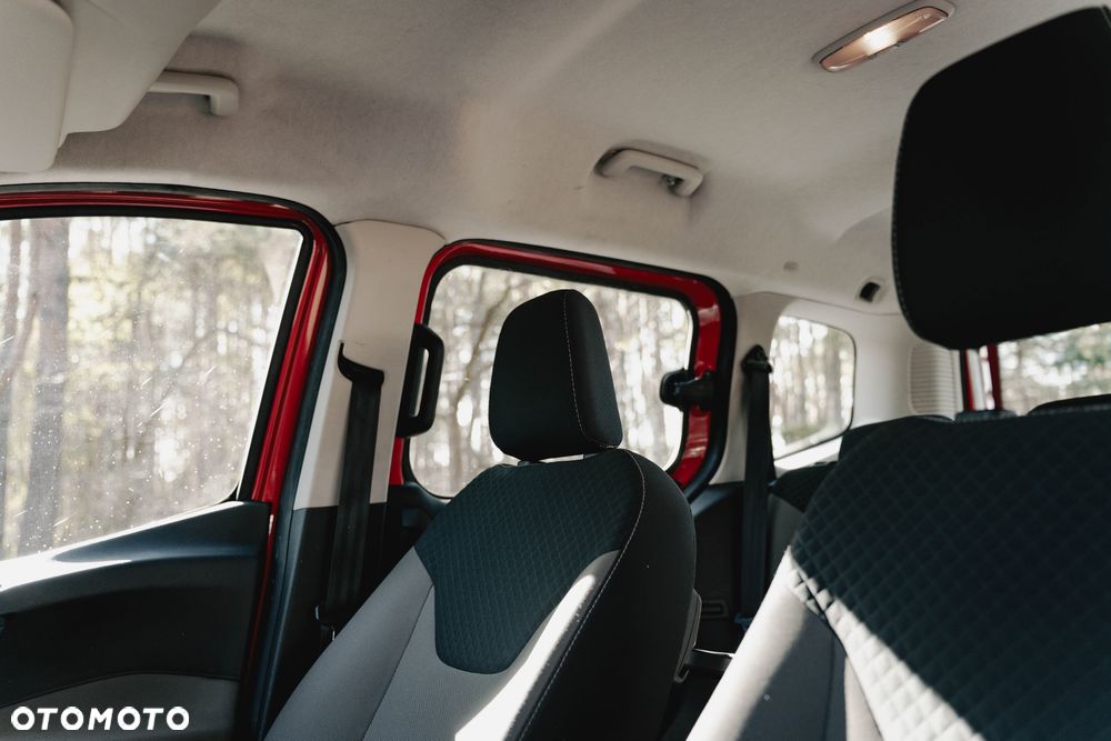 Ford Tourneo Courier 1.5 TDCi Trend - 34