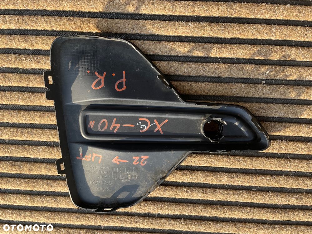 ATRAPA ZAŚLEPKA ZDERZAKA PRZEDNIEGO  VOLVO  XC-40 32347389 PRAWA - 3