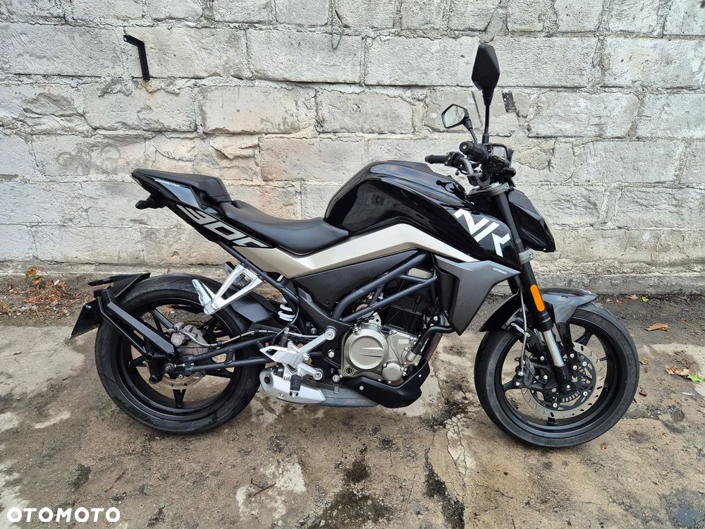 CFMoto 300NK - 1
