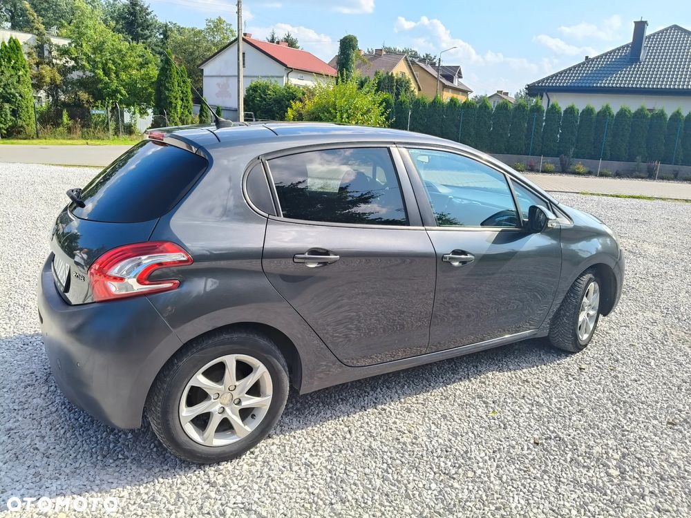 Peugeot 208 HDi 68 Like - 5