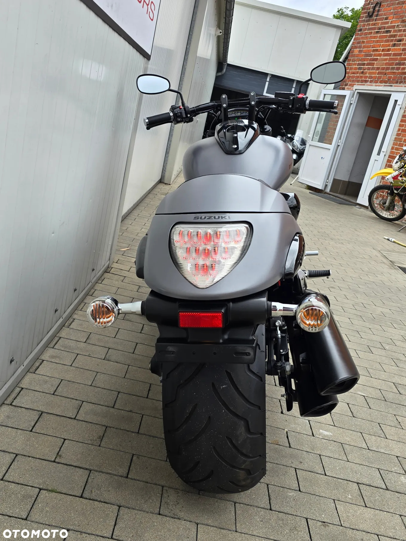 Suzuki Boulevard - 6