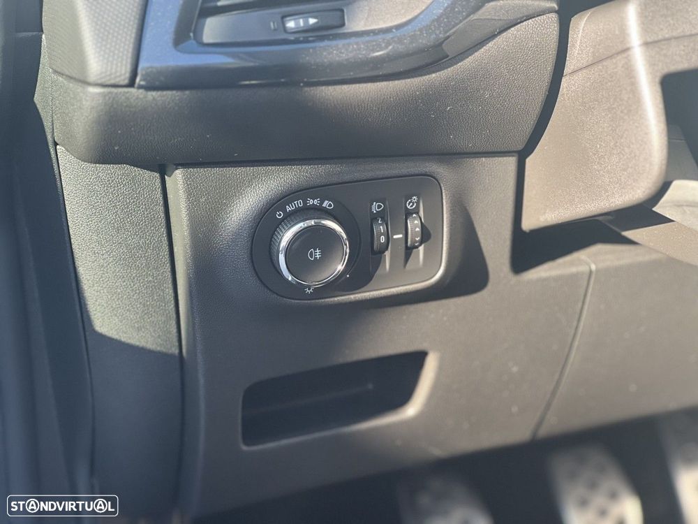 Opel Corsa 1.6 Turbo OPC - 12