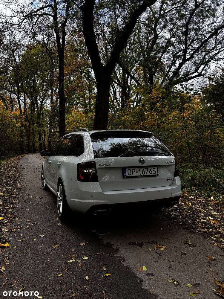 Skoda Octavia 2.0 TDI DSG RS - 7