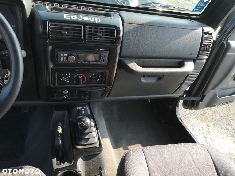 Jeep Wrangler - 30