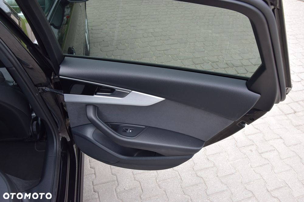 Audi A4 Avant 35 TDI mHEV S Line S tronic - 30