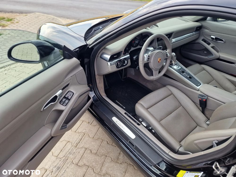 Porsche 911 Carrera Black Edition PDK - 17
