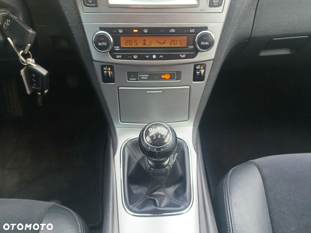 Toyota Avensis 1.8 Edition (2014) - 20
