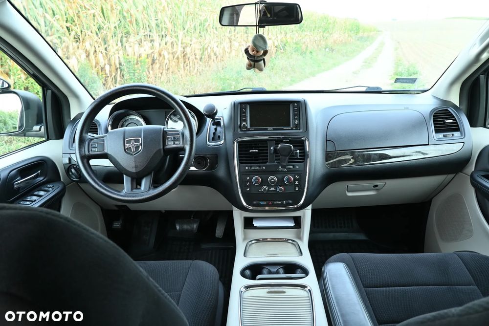 Dodge Grand Caravan - 5