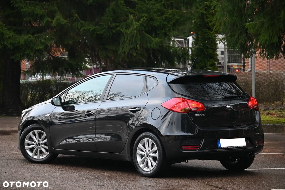 Kia Ceed 1.4 CVVT Dream-Team Edition - 15