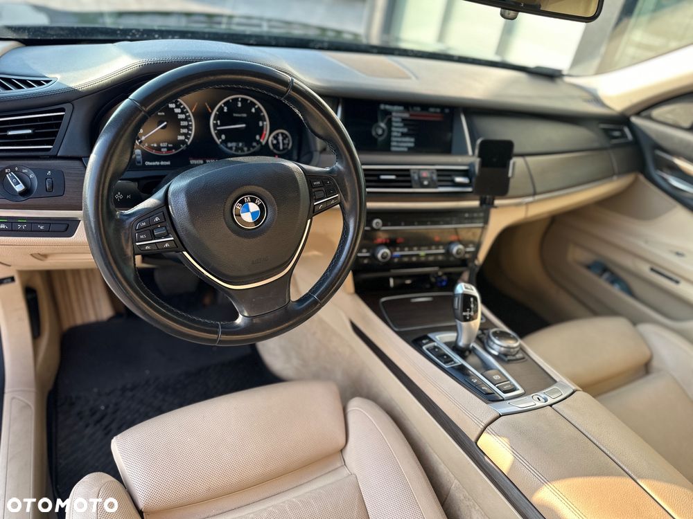 BMW Seria 7 730d xDrive - 22