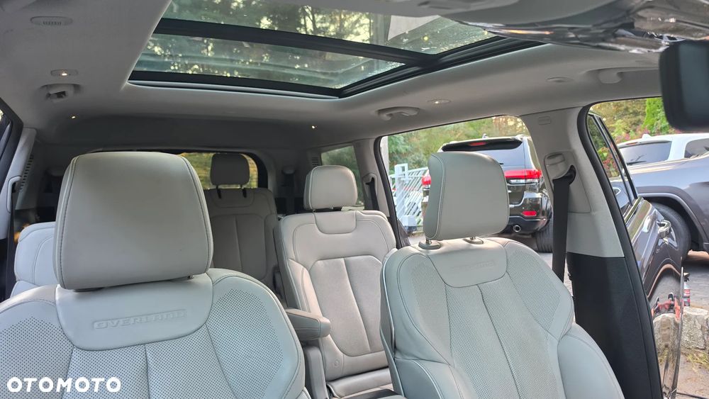 Jeep Grand Cherokee - 23