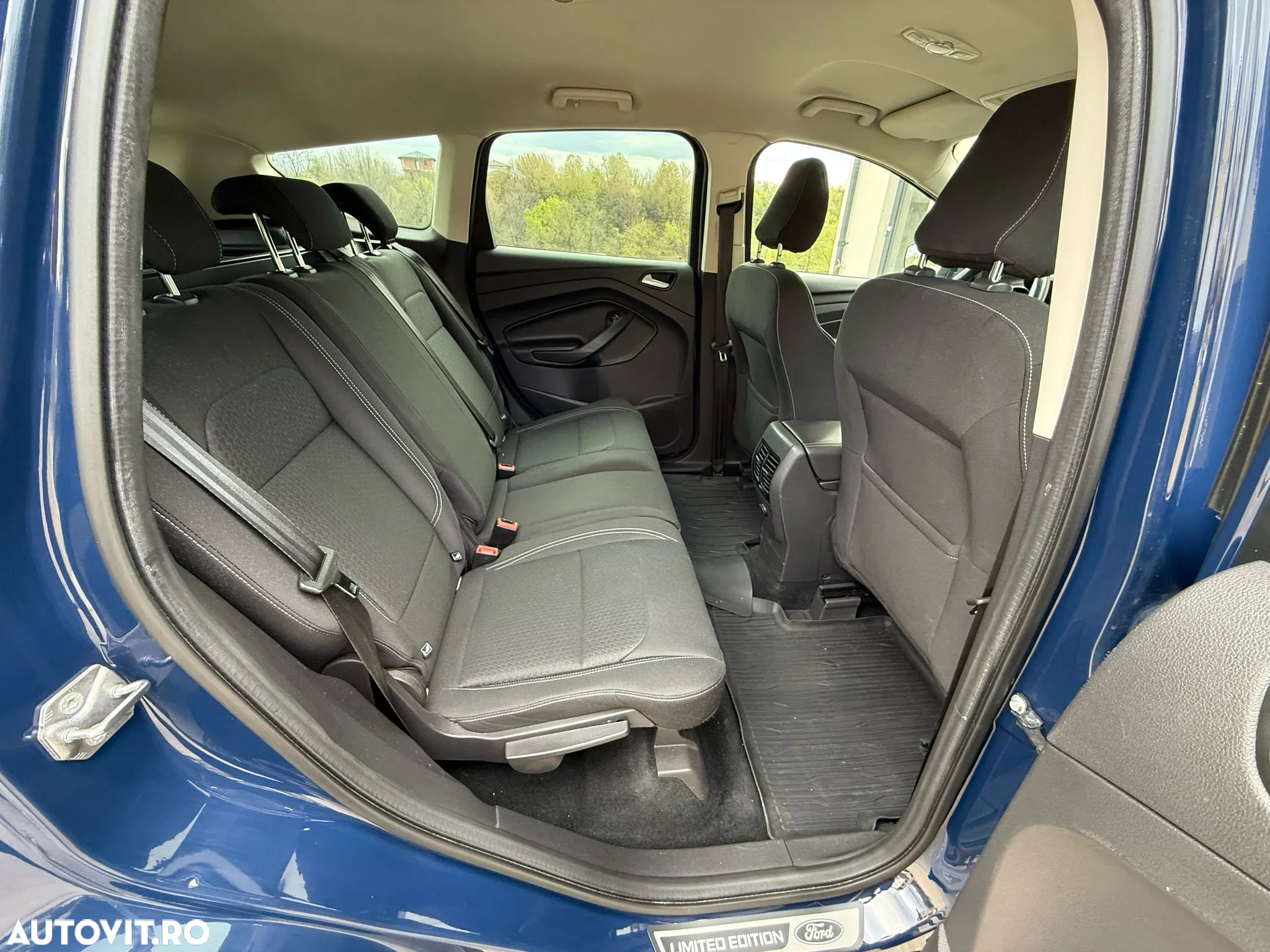 Ford Kuga 2.0 TDCi 4x4 Aut. Business Edition - 31